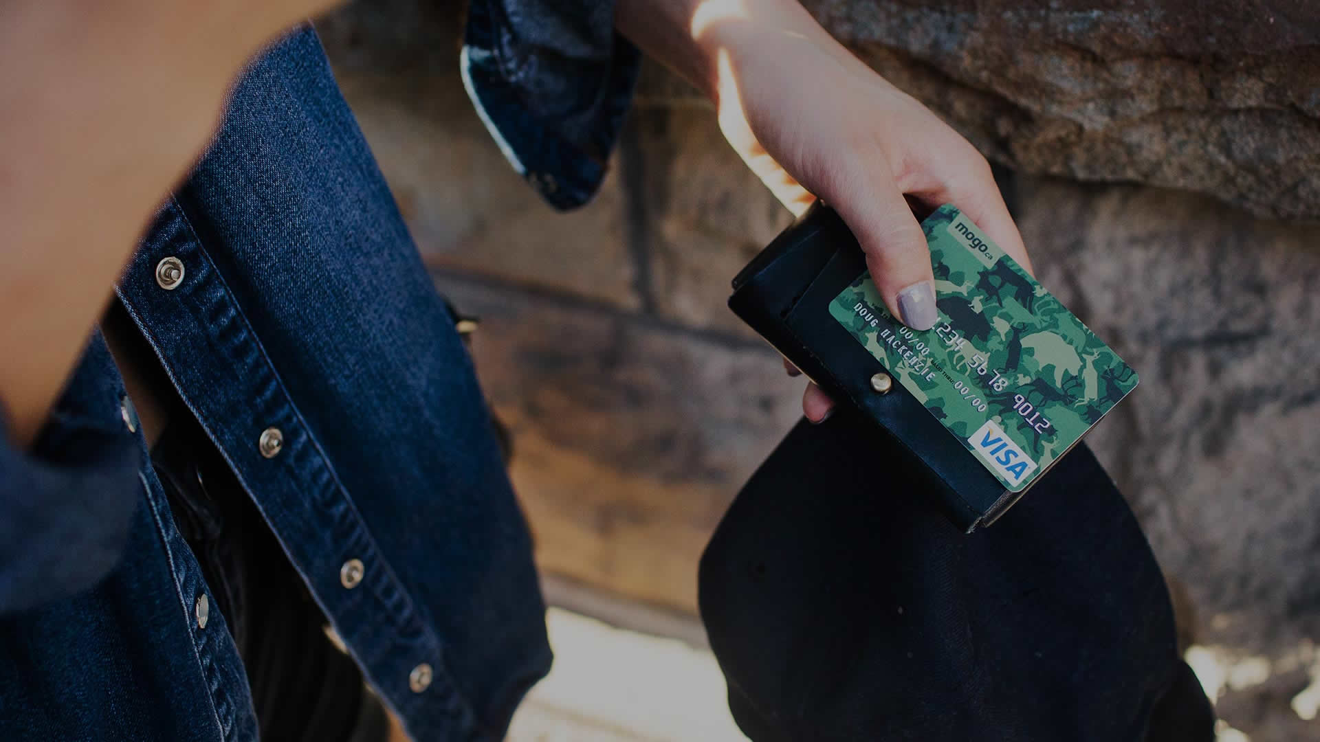 Slide camocard uncreditcard your life